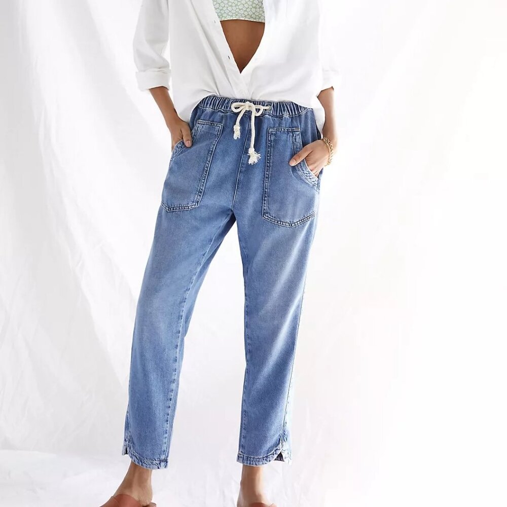 Pilcro Ultra High Rise Relaxed Pull-On Jeans -Size M